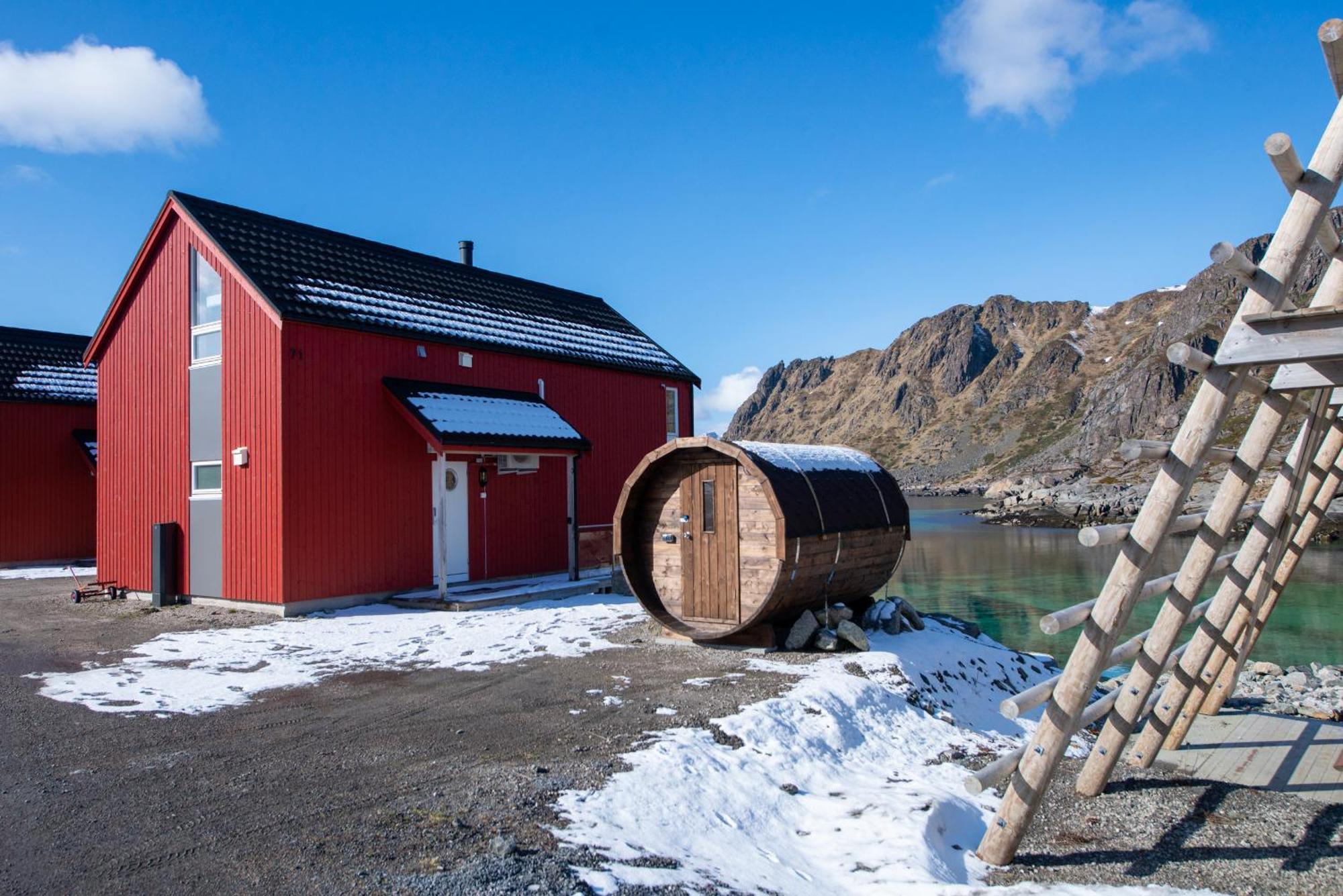 Lofoten waterfront luxury lodge Ballstad Extérieur photo