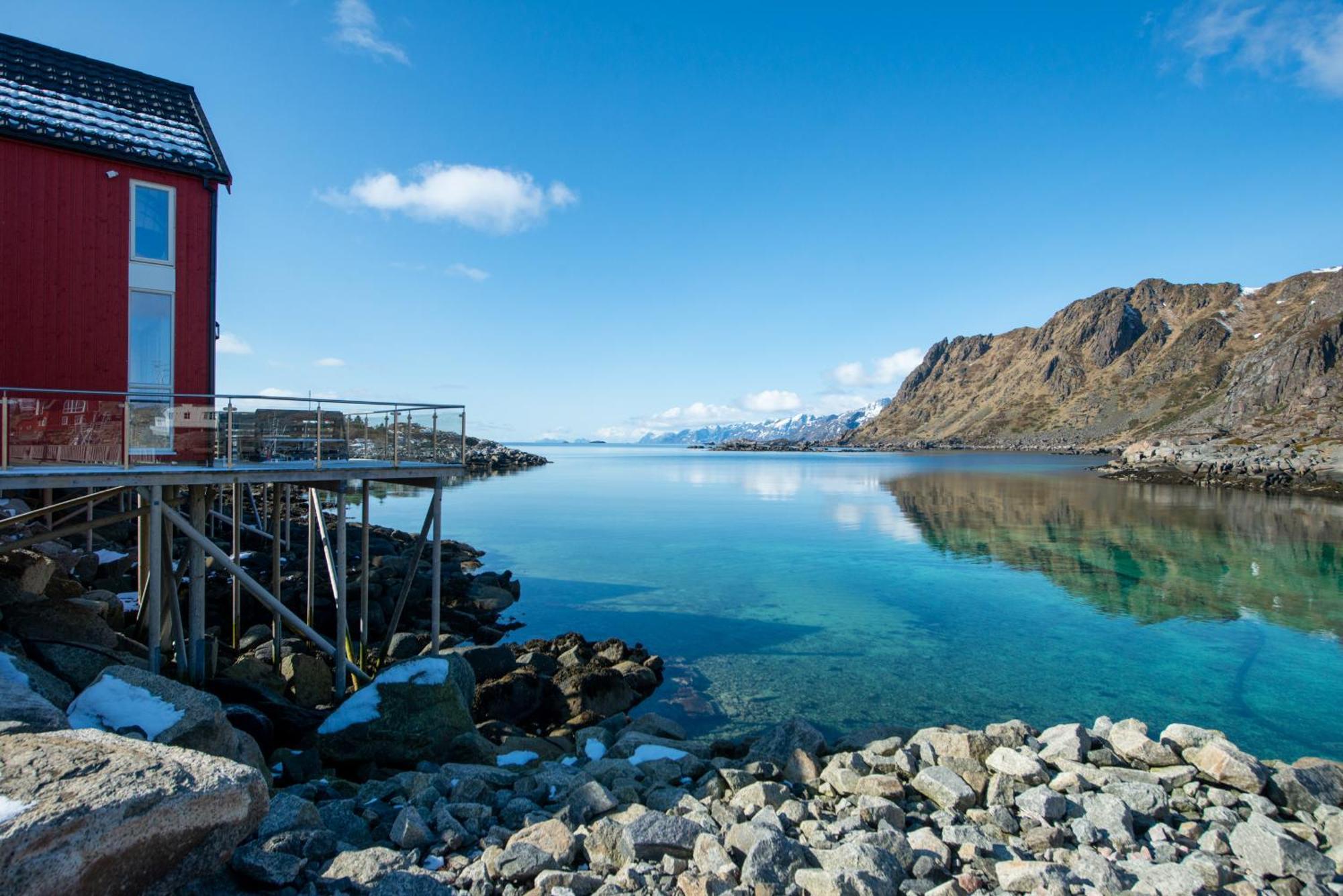 Lofoten waterfront luxury lodge Ballstad Extérieur photo