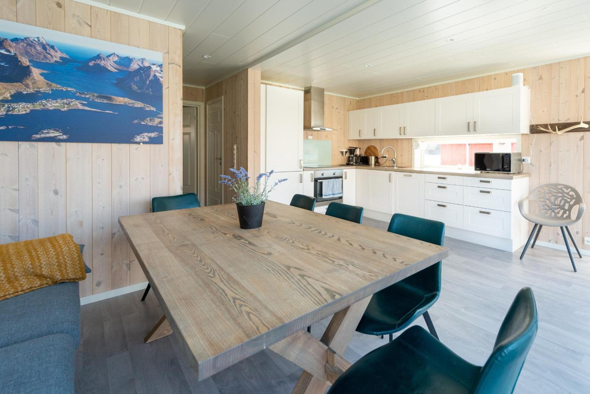 Lofoten waterfront luxury lodge Ballstad Extérieur photo